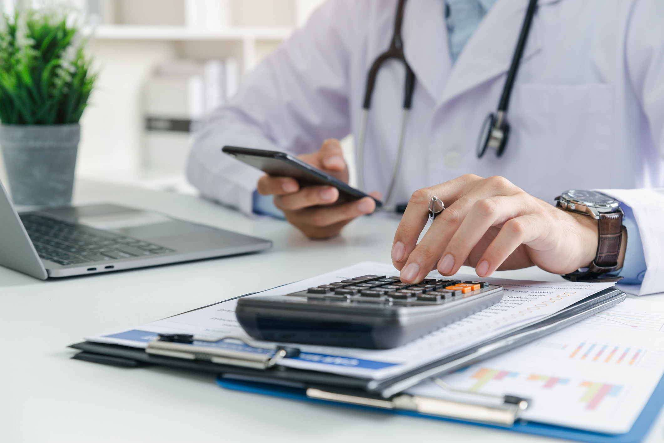UnitedHealth Says Commercial Healthcare Costs Are Rising Above 11%, Cites IDR Expenses